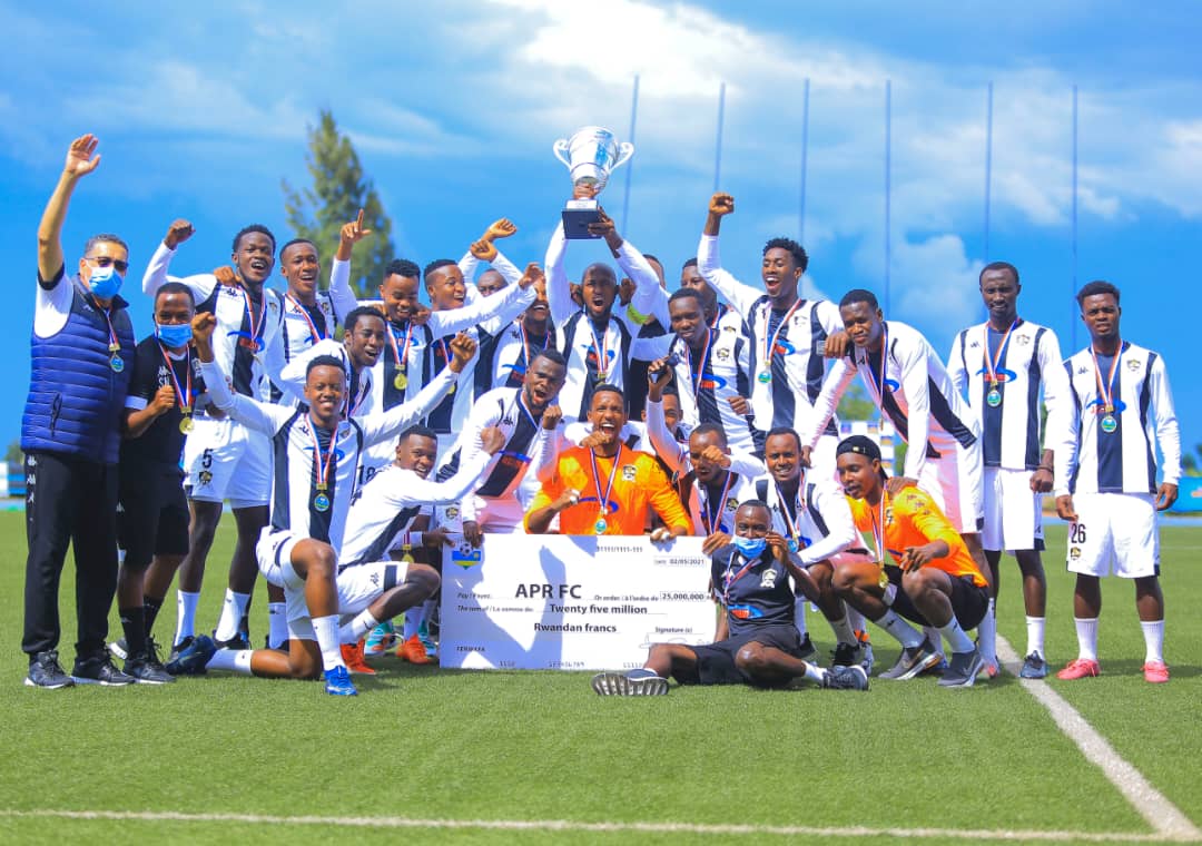 Champion national 2019-2020, APF FC a reçu son trophée, ce dimanche 2 mais, en marge de la reprise du championnat rwandais. 