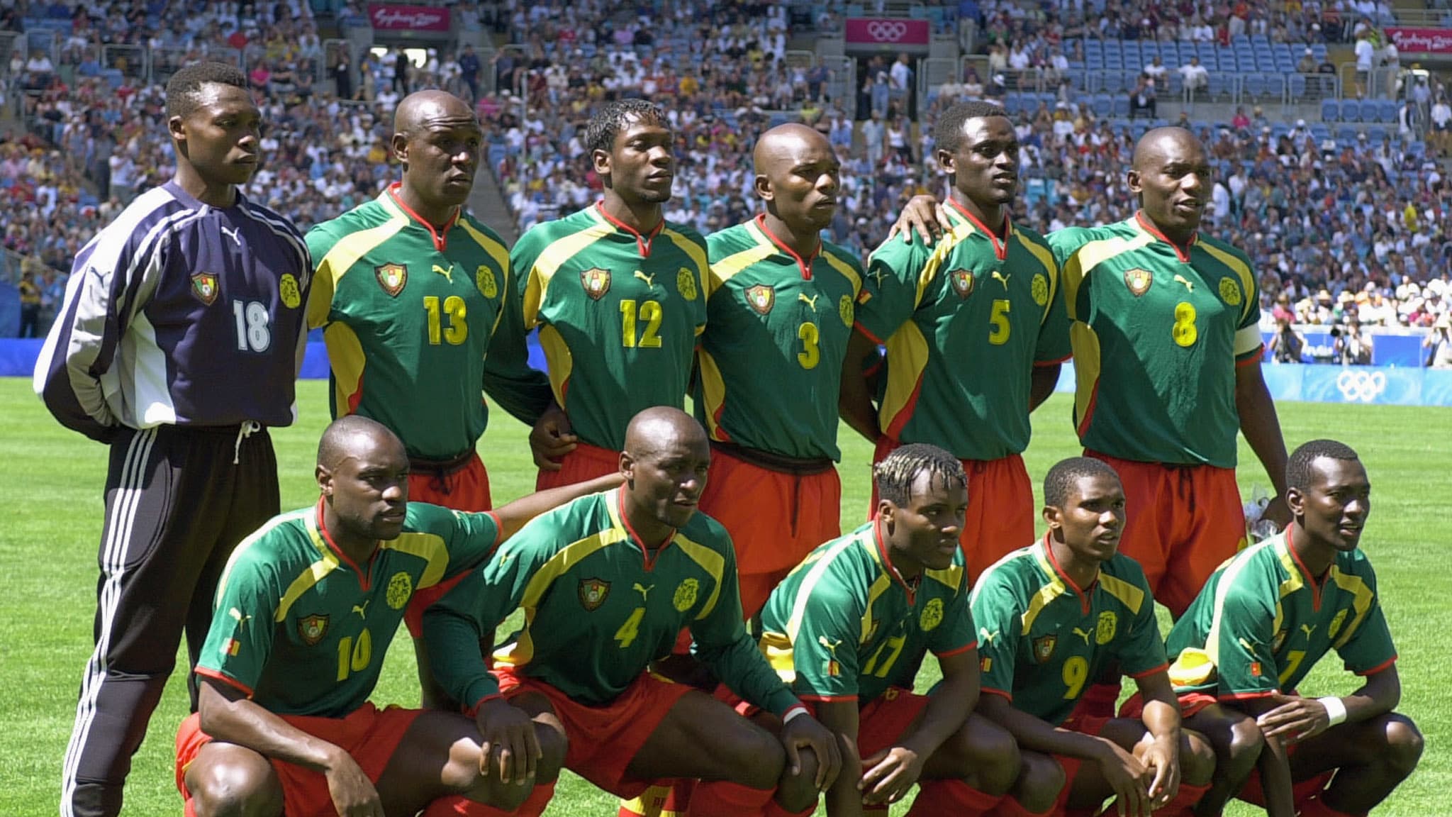 L'équipe du Cameroun médaillé d'or aux Jeux olympiques Sydney 2000.
