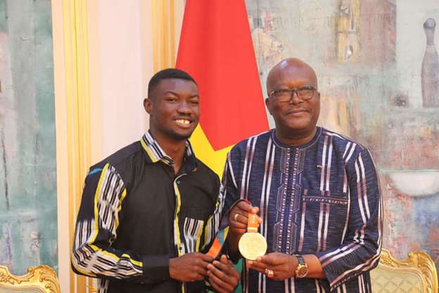 Zango accueilli en héros au Ouagadougou